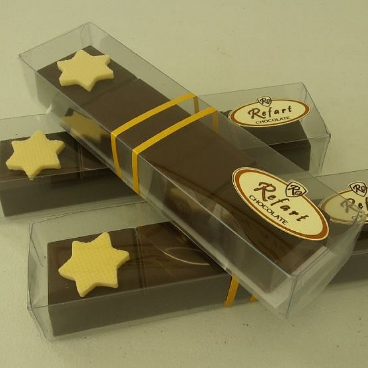 Turron de chocolate negro 70- relleno de almendra y barquillo-